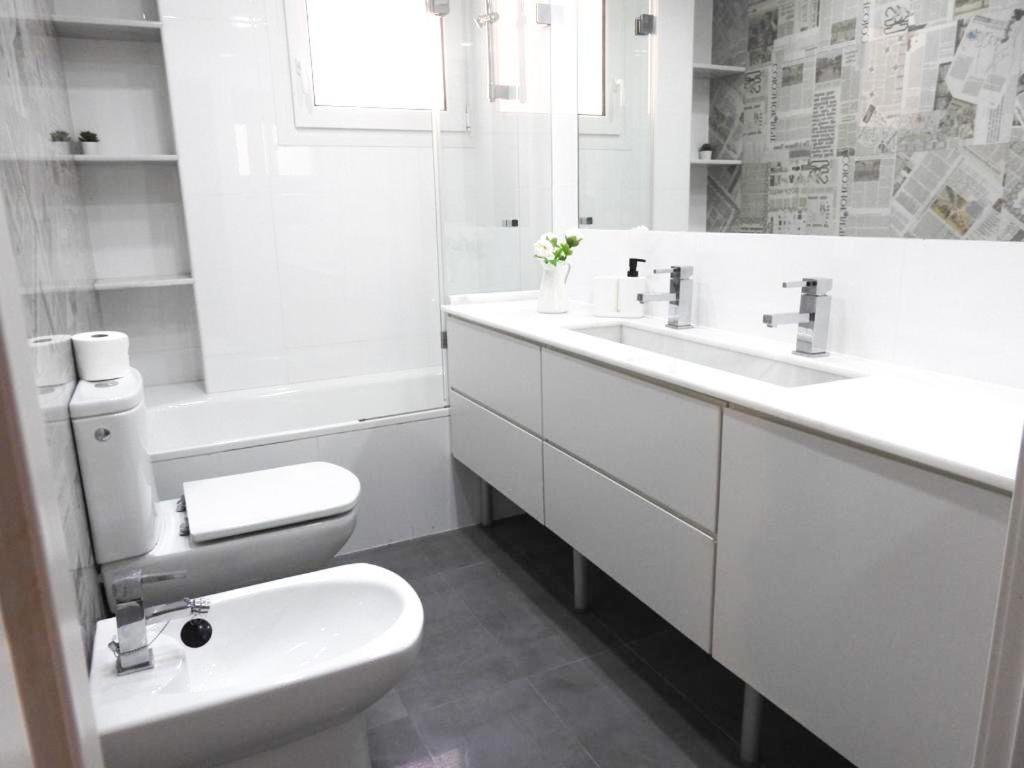Carihuela Beach Suite Apartment Torremolinos Eksteriør billede